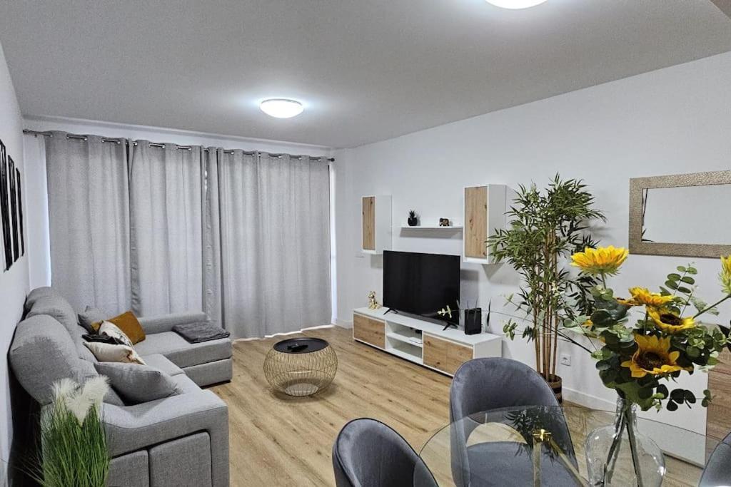 Апартаменты Vista Mar - Ac, Parking And Pool Фуншал Экстерьер фото