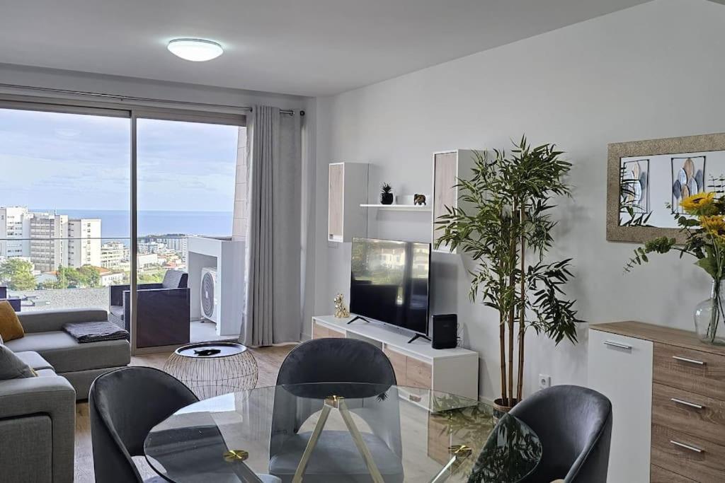Апартаменты Vista Mar - Ac, Parking And Pool Фуншал Экстерьер фото