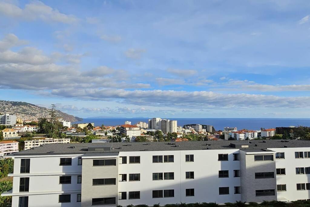 Апартаменты Vista Mar - Ac, Parking And Pool Фуншал Экстерьер фото
